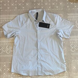 NWT Men’s Lululemon button down short sleeve